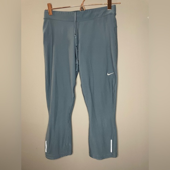 Nike Dri-Fit Cropped Leggings Size M - Picture 1 of 6